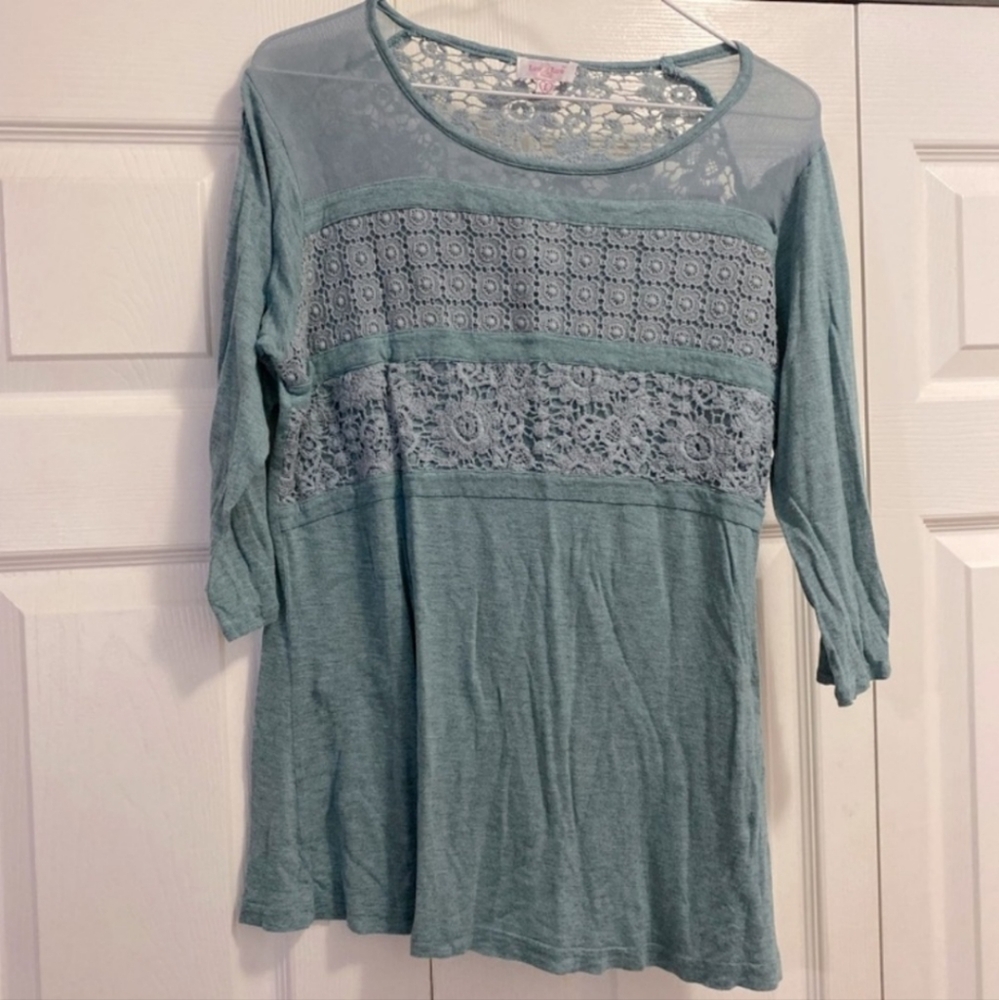 New With Tags Gorgeous luv 2 luv Lace Detail Top From Macy's